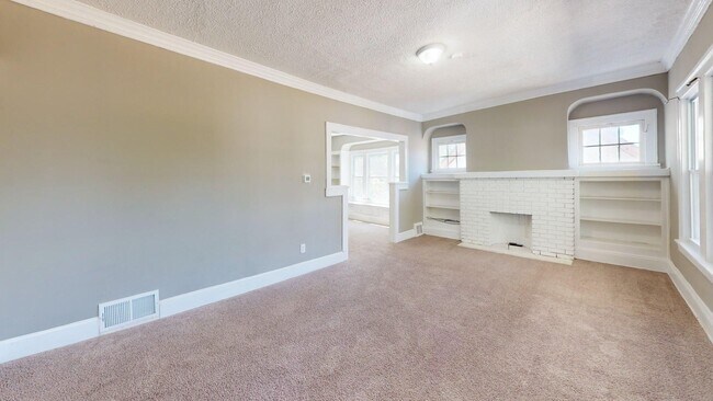 Building Photo - 3633 E 143rd St
