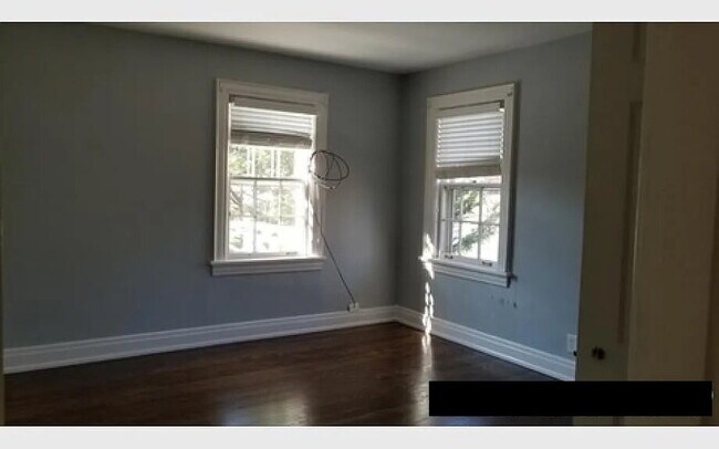 Building Photo - "Spacious 2600 Sq Ft Opportunity in Nashville's Prime Location!"