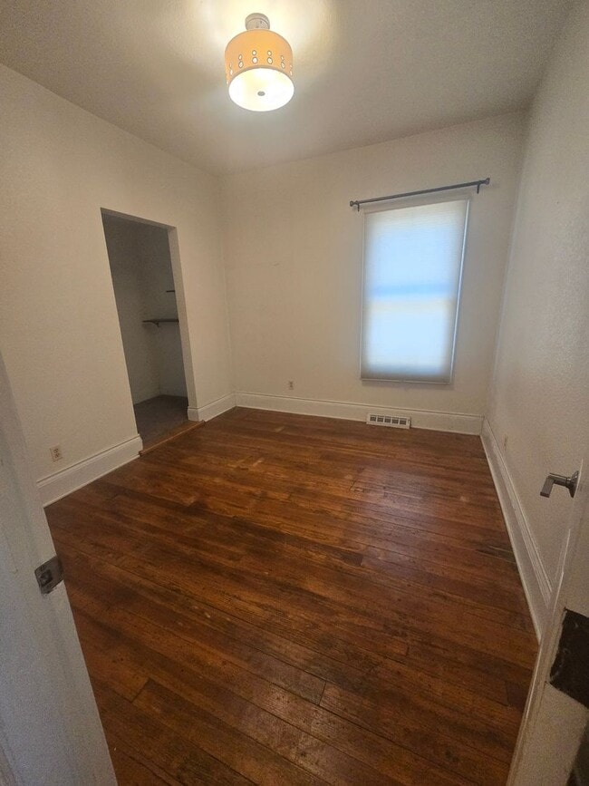 Building Photo - Spacious and Bright 3B Home in Longmont Available NOW! Great Location!