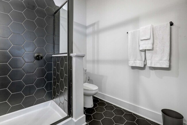 Building Photo - 940 Piedmont Ave NE