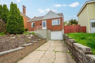 Building Photo - STUNNING 4 BEDROOM HOME IN THE CARRICK NEI...