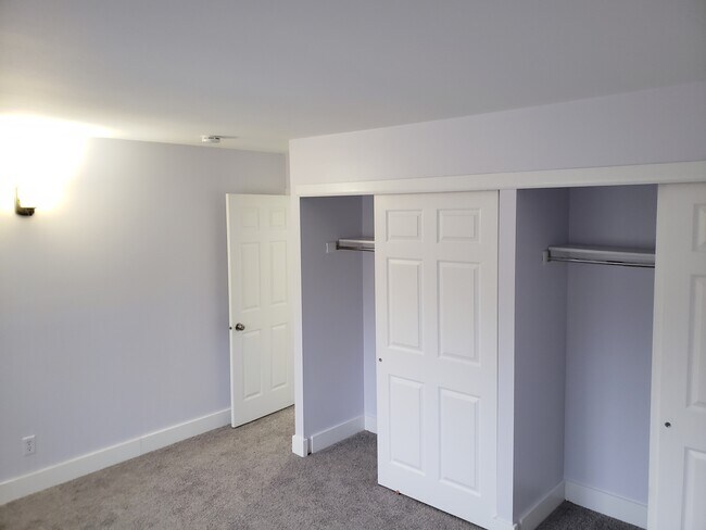 Building Photo - 5825 Balsam Rd