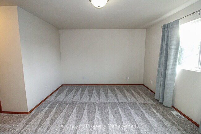 Building Photo - 14622 4th Ave W