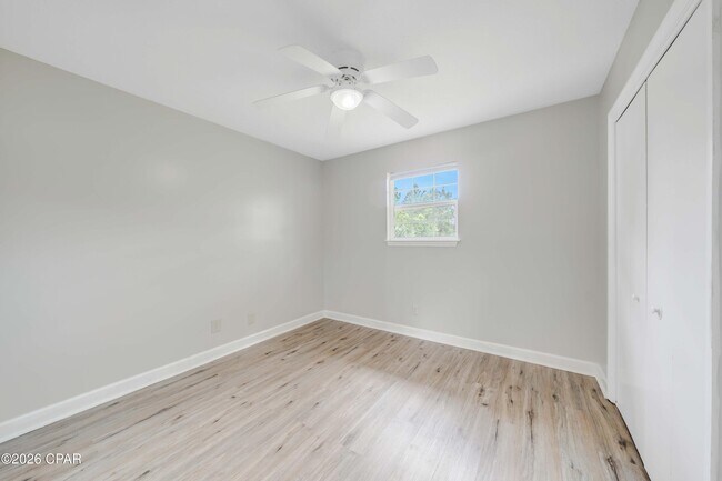 Building Photo - 404 Missouri Ave