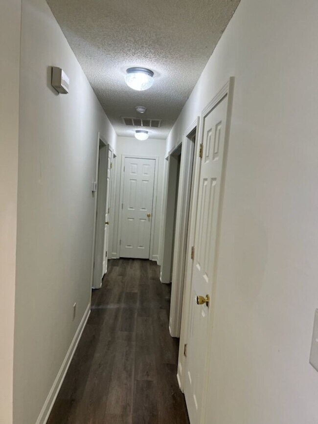 Building Photo - 1316 Ardmore Dr
