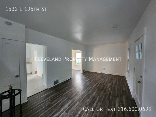 Building Photo - 1532 E 195th St