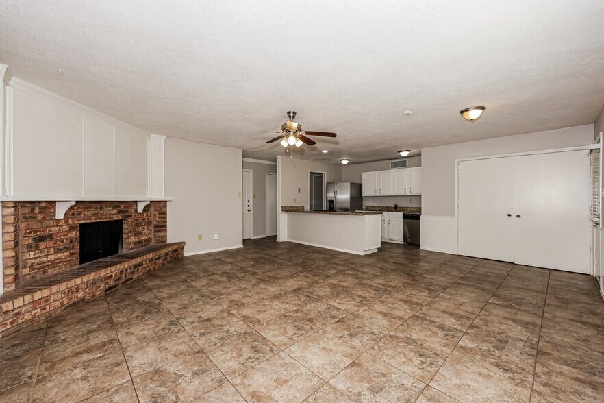 Building Photo - 6317 Sunset Rd