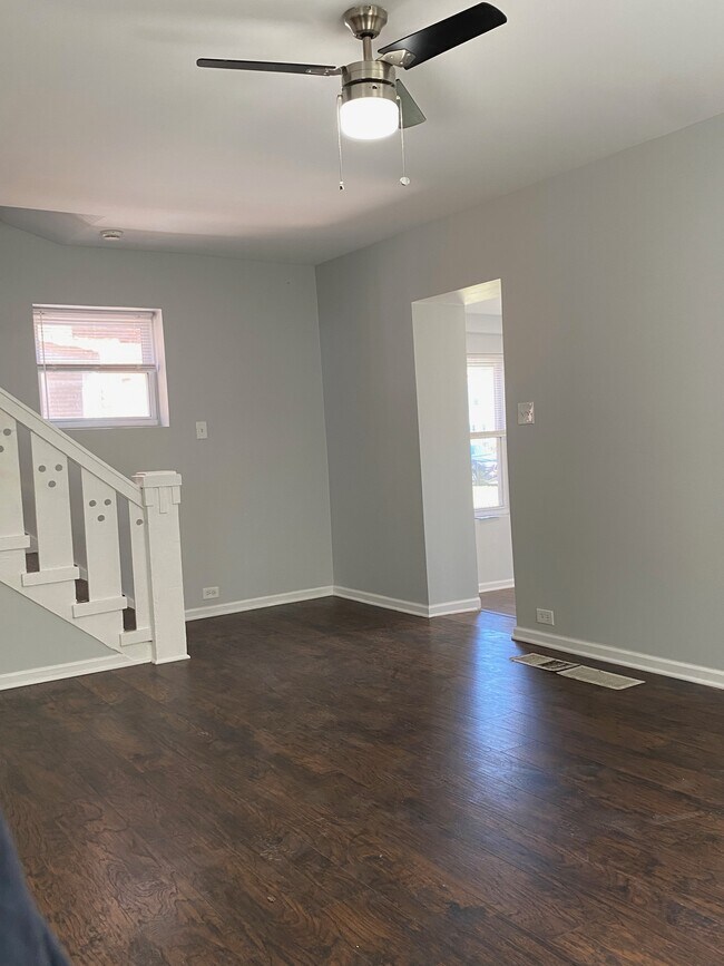 Building Photo - 8854 S Wabash Ave