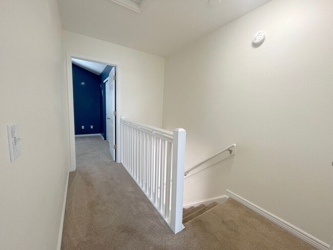 Building Photo - 2 bedroom master suites,2 bathrooms! 1 car...