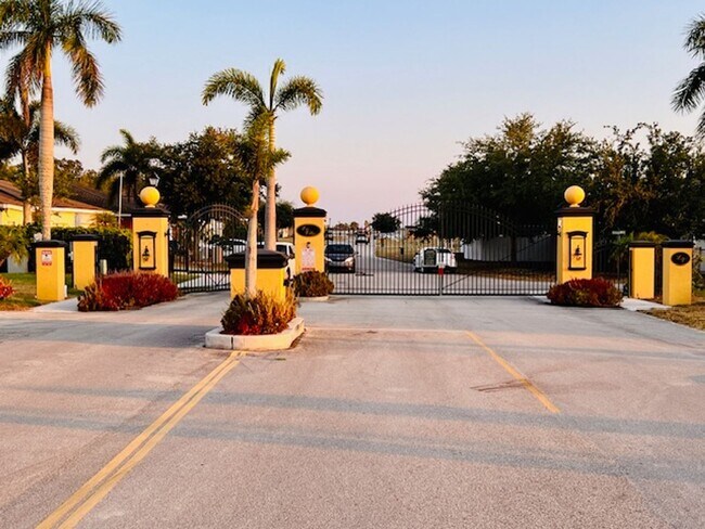 Building Photo - 1487 Las Villas Blvd