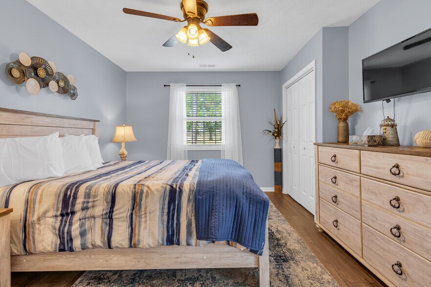 Building Photo - 589 Blue River Ct