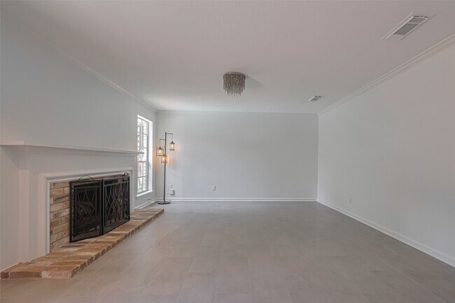 Building Photo - 3 Sandpebble Dr