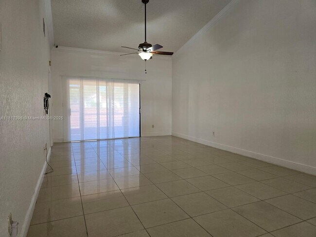 Building Photo - 1120 Parkside Green Dr