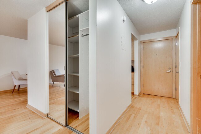 Interior Photo - 311 Kenwood Apartments | Spacious 1-Bedroo...