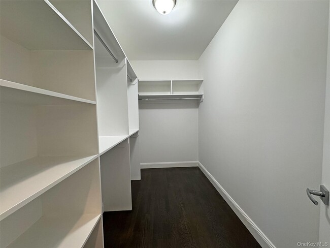 Building Photo - 1019 Grove St