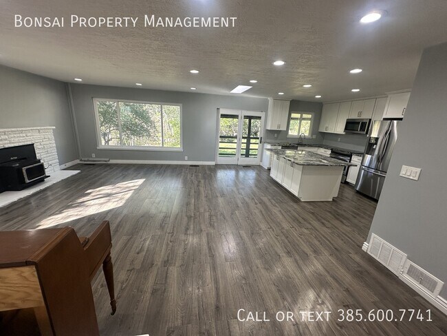 Building Photo - 3281 E Fortuna Dr