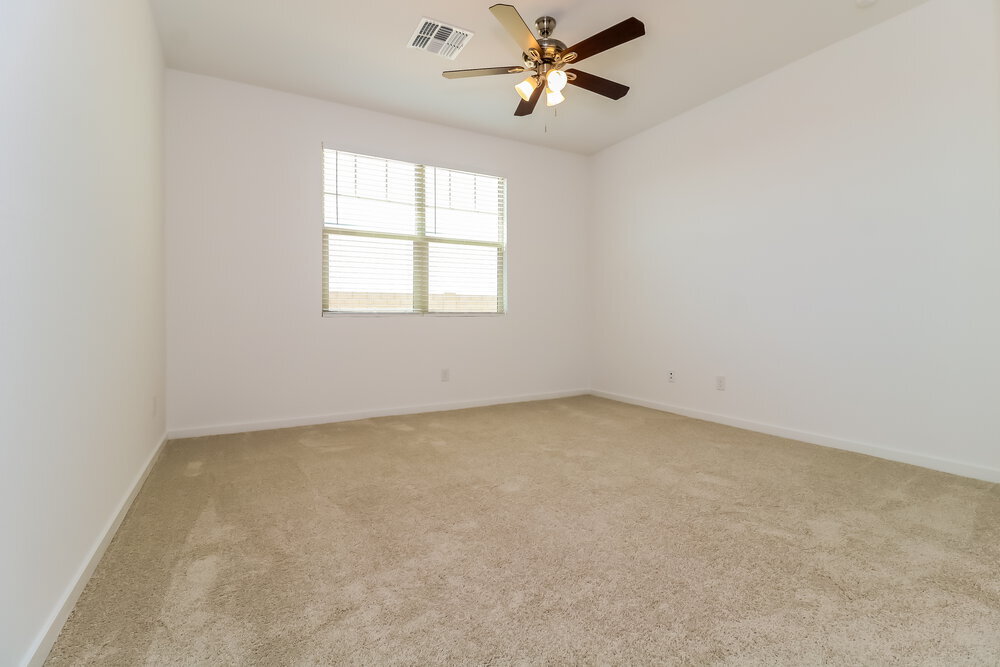 Building Photo - 4426 S 111th Dr