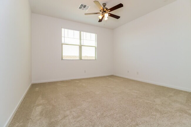 Building Photo - 4426 S 111th Dr