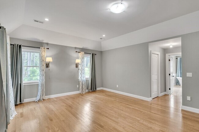 Building Photo - 121 Taylor Farm Rd