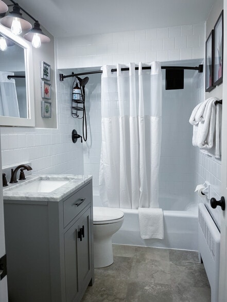 Building Photo - 83 Rockridge Rd