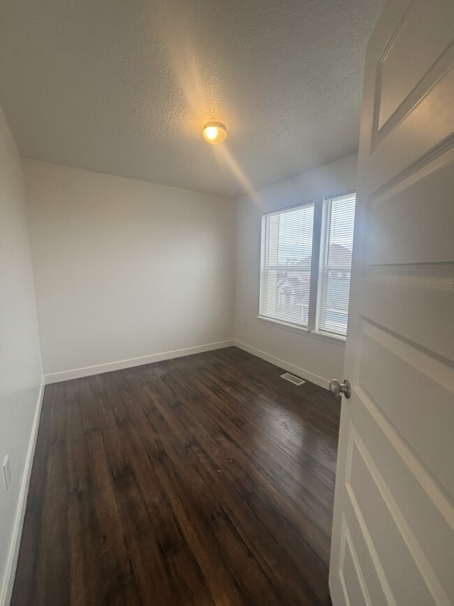 Building Photo - 4602 S Jordan Pkwy