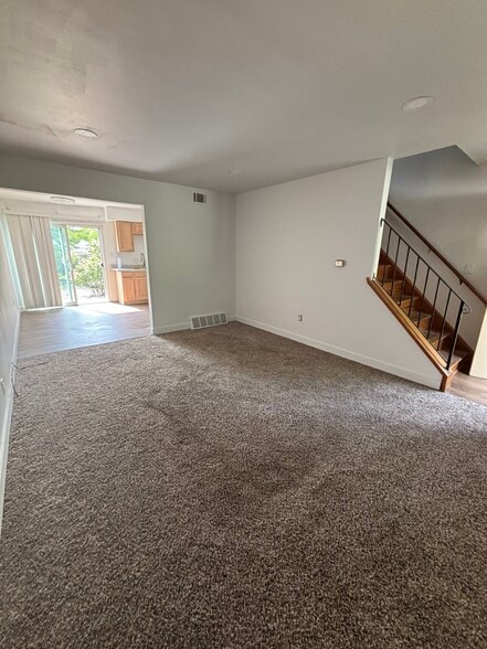 Primary Photo - 820 Jackson Ln