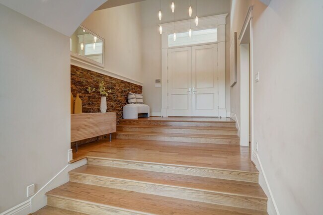 Building Photo - 140 Emerald Estates Ct