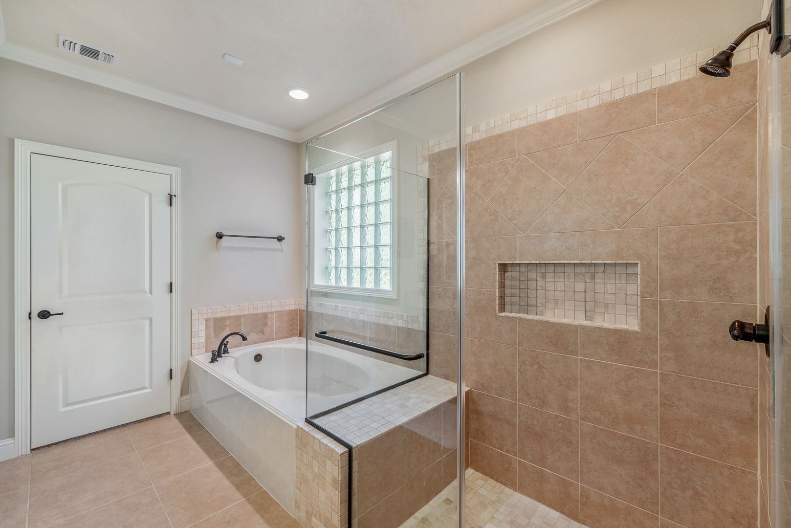 Building Photo - Available August 2026! Beautiful home in the Carters Crossing subdivision!