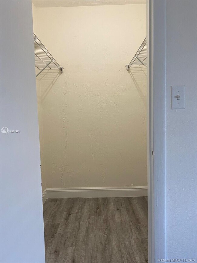 Building Photo - 4300 SW 67th Ave