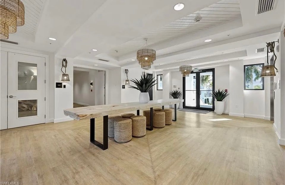 Building Photo - 1111 Central Ave