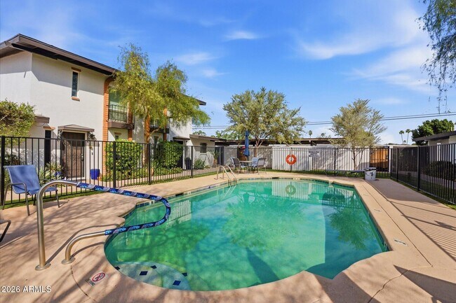 Building Photo - 3702 E Monterosa St
