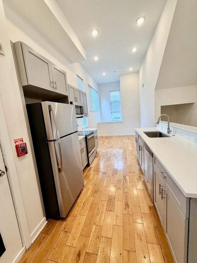 Building Photo - 2722 Master St