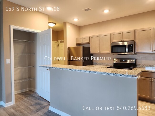 Building Photo - The Residences at RiverPlace