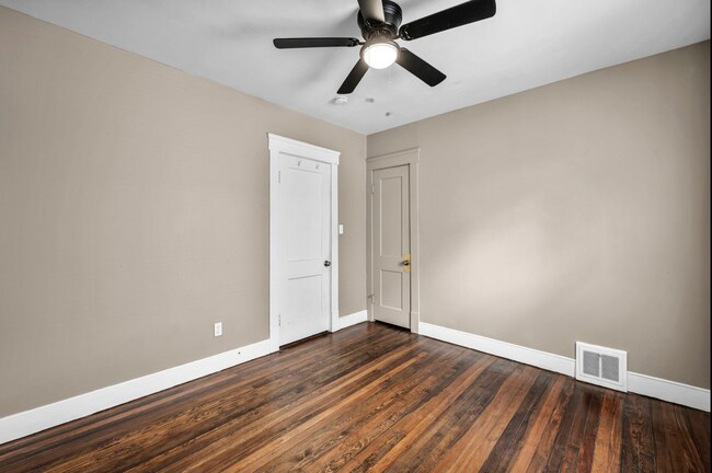 Building Photo - 4097 E 64th St