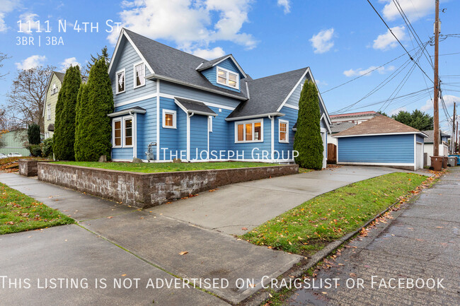 Building Photo - Beautifully updated 3 bed Craftsman in Tacoma