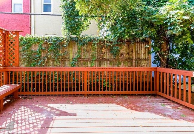 Building Photo - Classic Columbia Heights Row Home!