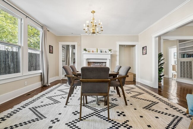 Building Photo - 920 Silverdene Pl