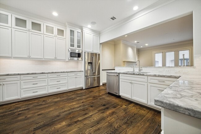 Building Photo - 6008 Potomac Park Dr