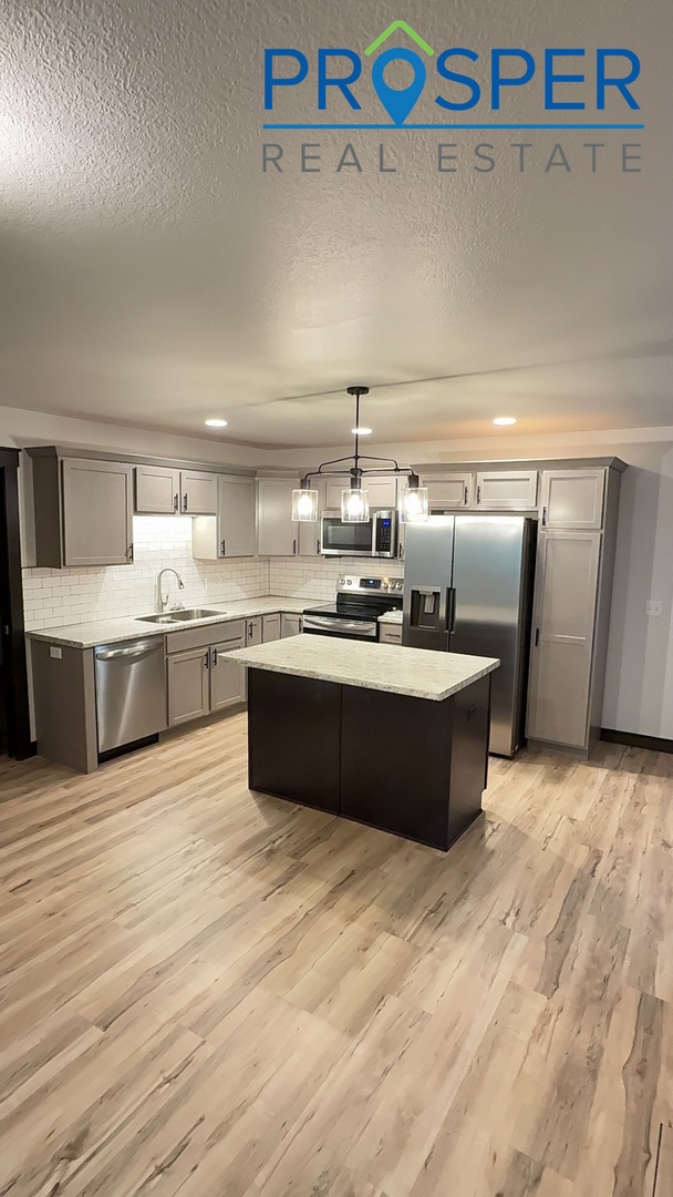 Building Photo - TH335X