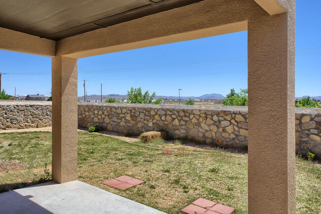 Building Photo - 3744 Loma Jacinto