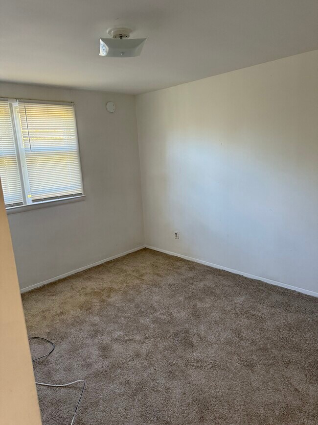 Master Bedroom - 828 Maury Ave