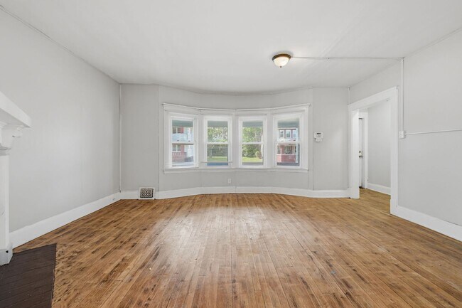Building Photo - 11611 Fairport Ave