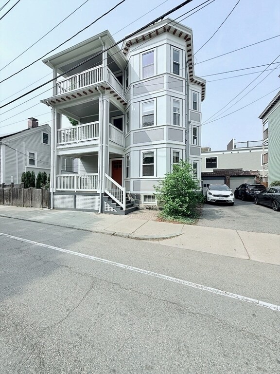 Building Photo - 58 Seaverns Ave