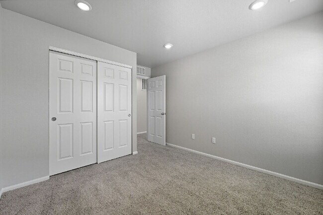 Building Photo - Stunning 3-Bed Townhome in Northglenn w/ 2...