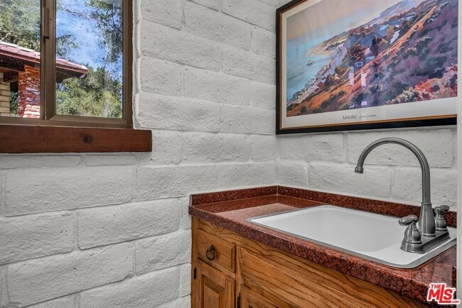 Building Photo - 535 Crater Camp Dr