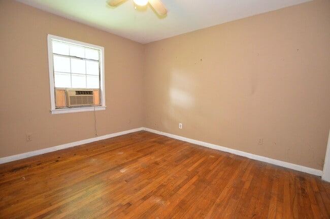 Building Photo - Shelby Street Triplex