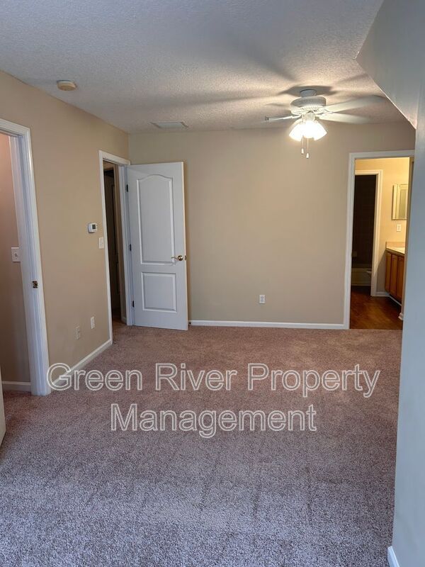 Building Photo - 2120 Stone Creek Dr