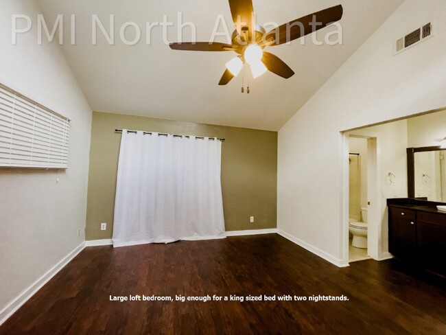 Building Photo - Pet Friendly End Unit!