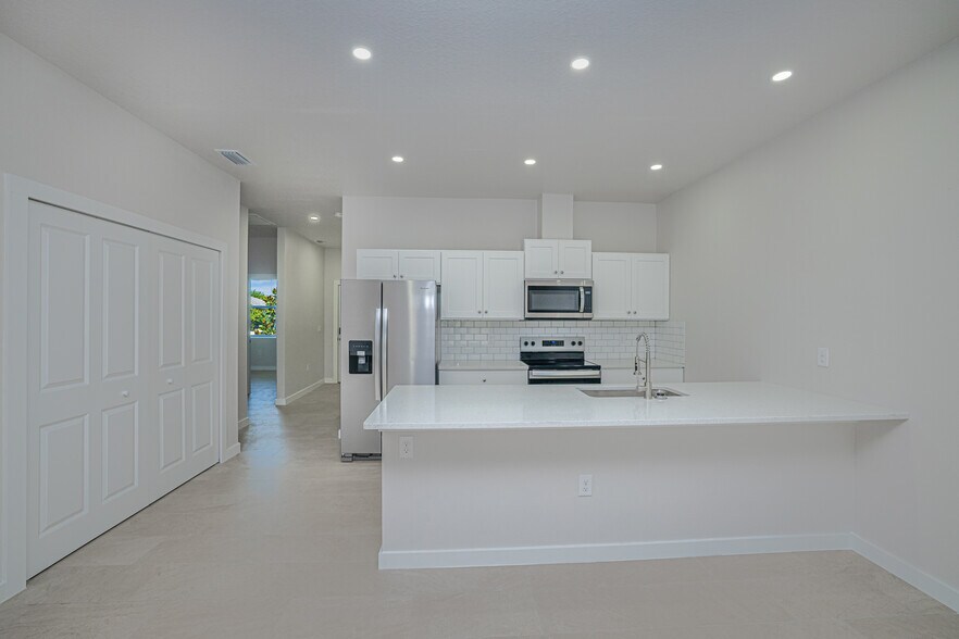 Building Photo - 315 San Marco Ave