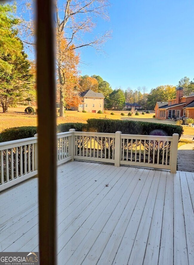 Building Photo - 270 North Dr